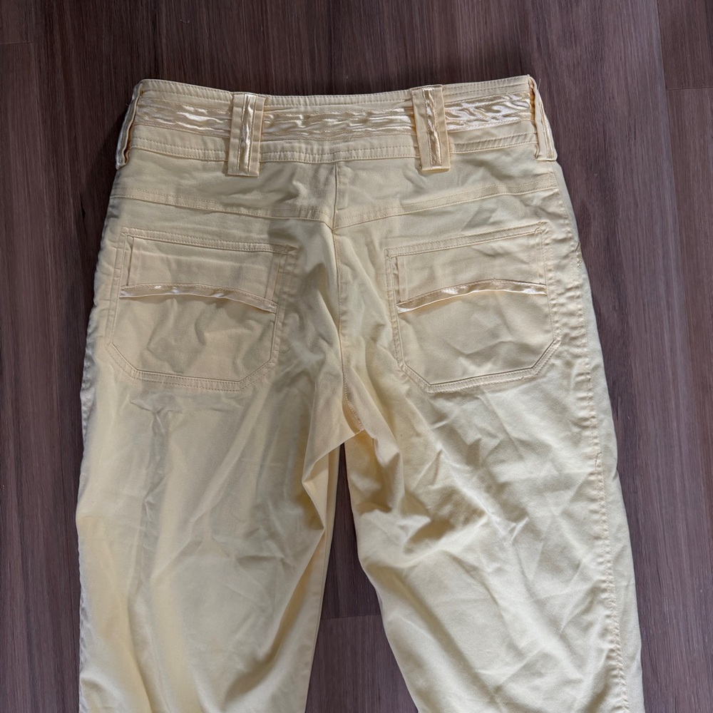 Cache Light Yellow Pants - Picture 5 of 5